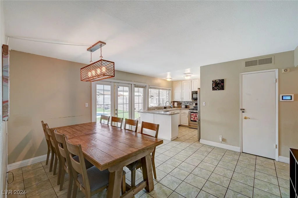 3933 Manford, Las Vegas, NV 89104