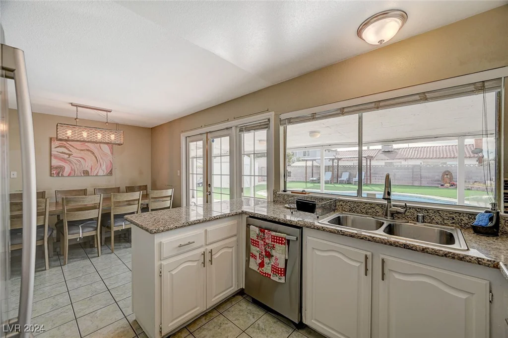 3933 Manford, Las Vegas, NV 89104
