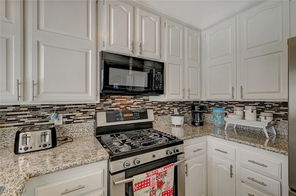 3933 Manford, Las Vegas, NV 89104
