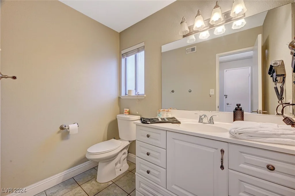 3933 Manford, Las Vegas, NV 89104