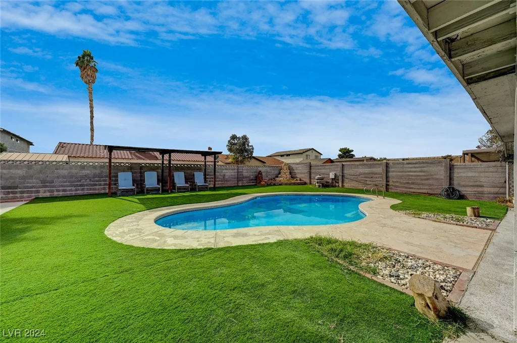 3933 Manford, Las Vegas, NV 89104