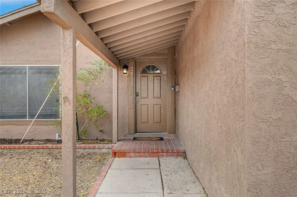 3933 Manford, Las Vegas, NV 89104