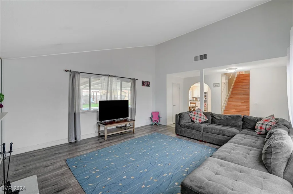3933 Manford, Las Vegas, NV 89104