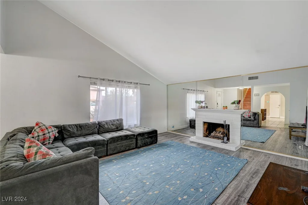3933 Manford, Las Vegas, NV 89104