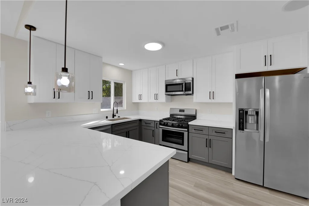 6555 Shasta, Las Vegas, NV 89103