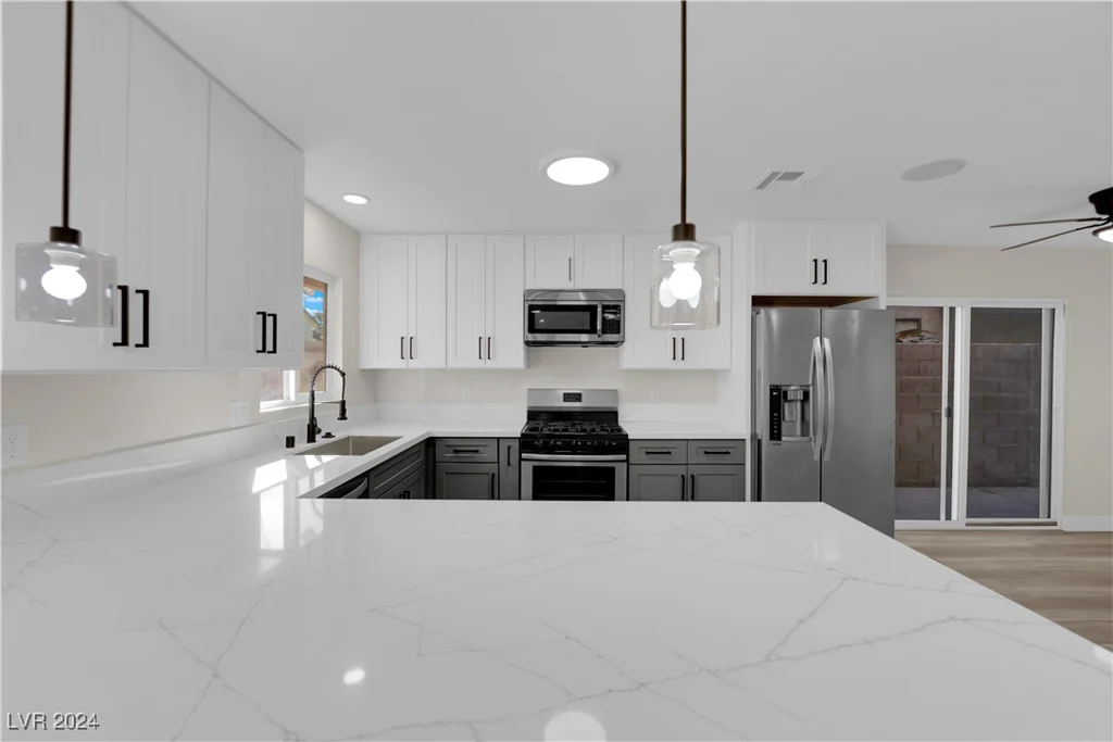 6555 Shasta, Las Vegas, NV 89103