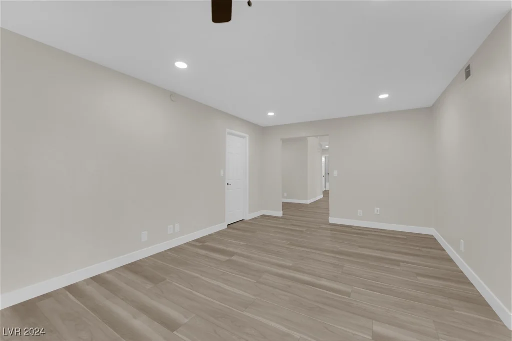 6555 Shasta, Las Vegas, NV 89103