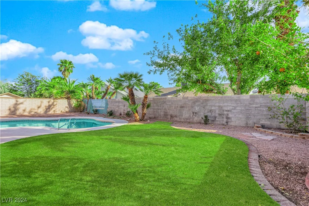 6555 Shasta, Las Vegas, NV 89103