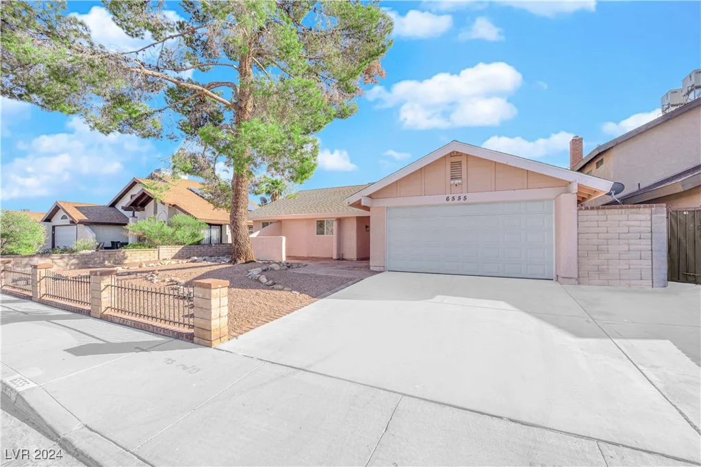 6555 Shasta, Las Vegas, NV 89103