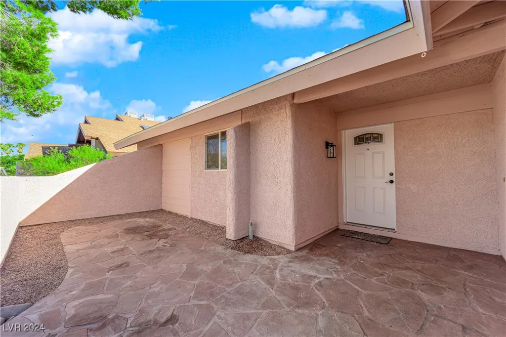 6555 Shasta, Las Vegas, NV 89103