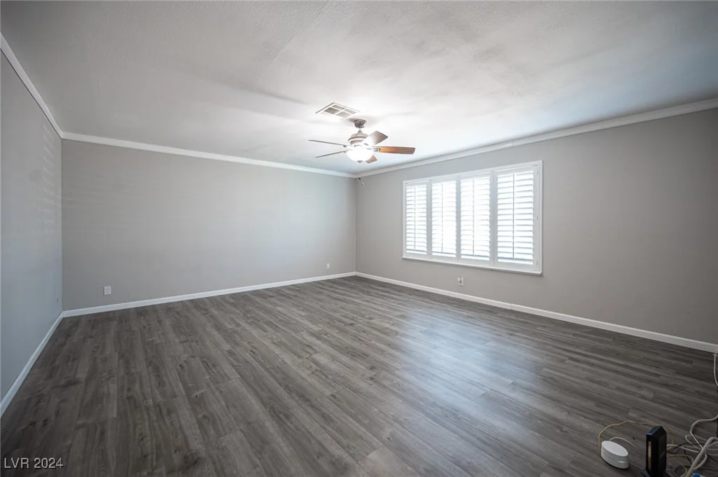 5435 Mountain Vista, Las Vegas, NV 89120