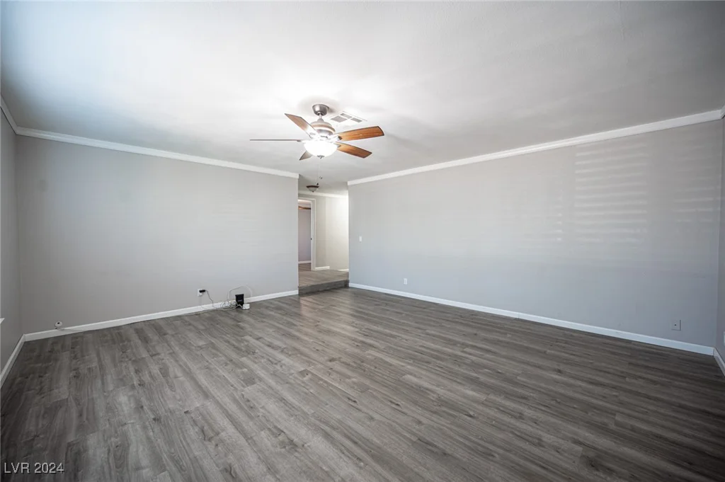5435 Mountain Vista, Las Vegas, NV 89120