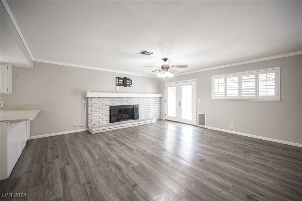 5435 Mountain Vista, Las Vegas, NV 89120
