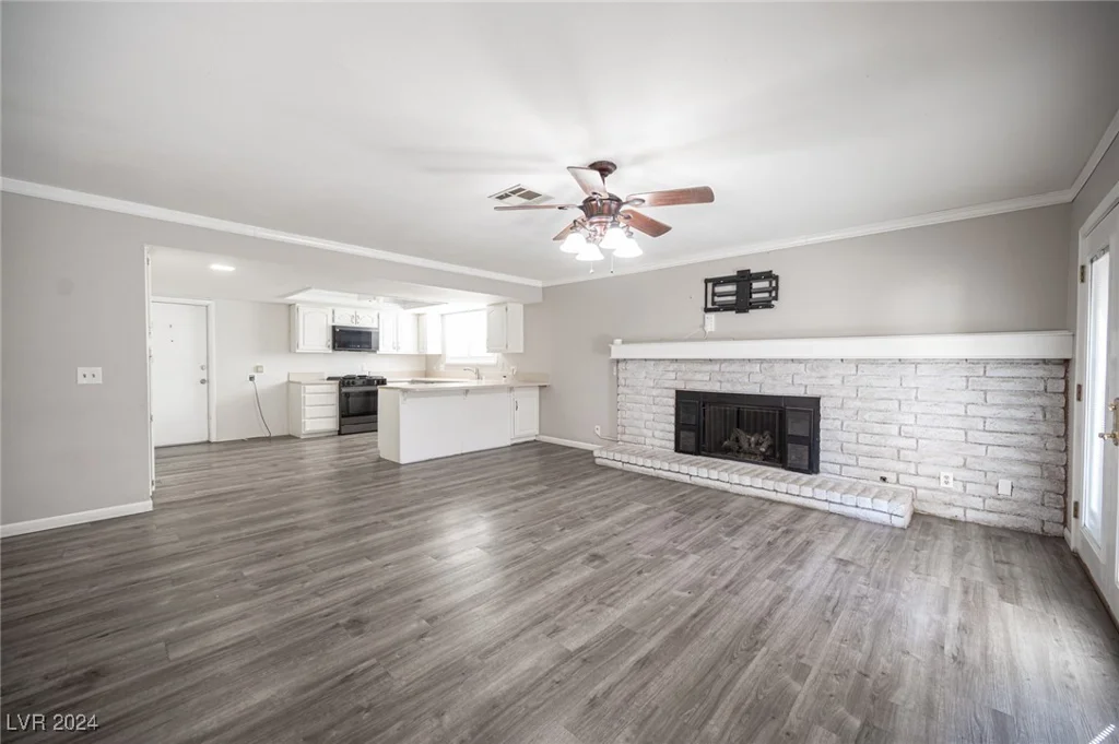 5435 Mountain Vista, Las Vegas, NV 89120