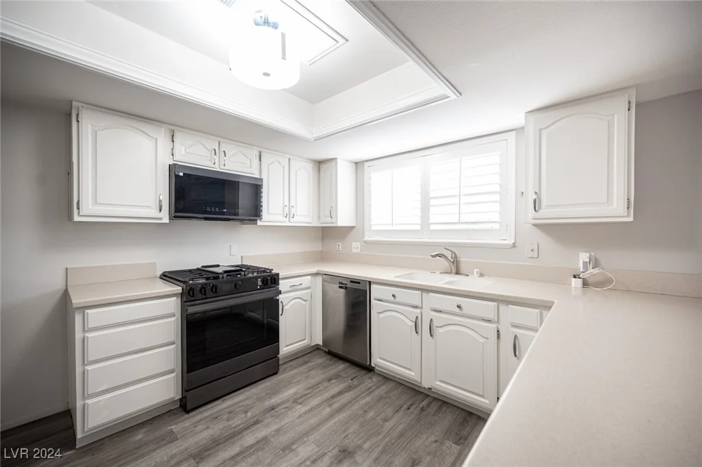 5435 Mountain Vista, Las Vegas, NV 89120
