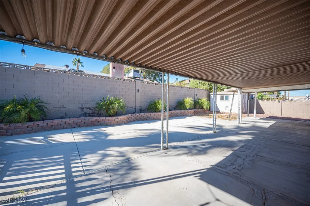 5435 Mountain Vista, Las Vegas, NV 89120