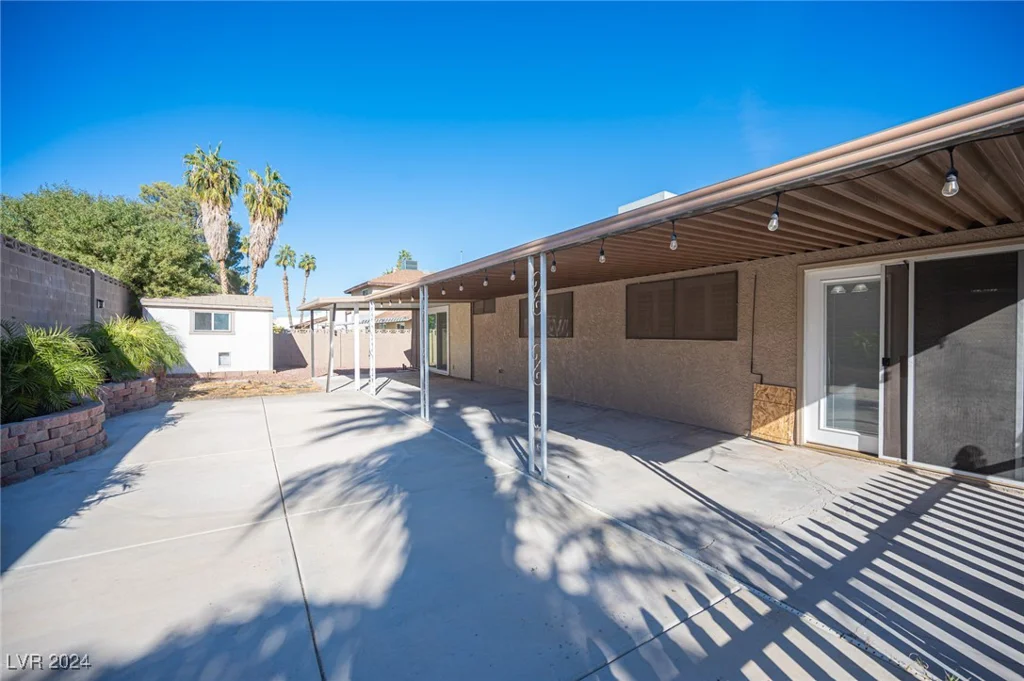 5435 Mountain Vista, Las Vegas, NV 89120