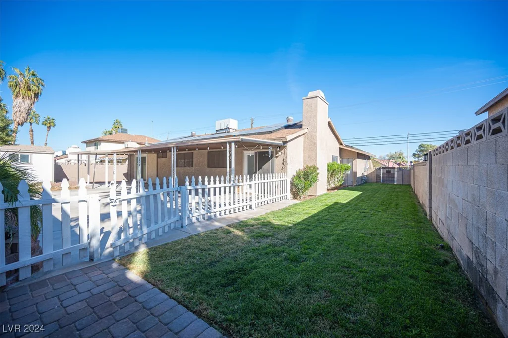 5435 Mountain Vista, Las Vegas, NV 89120