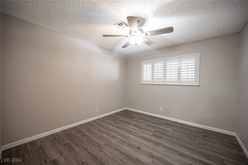 5435 Mountain Vista, Las Vegas, NV 89120