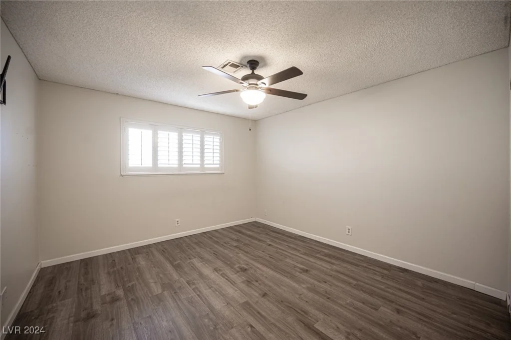 5435 Mountain Vista, Las Vegas, NV 89120