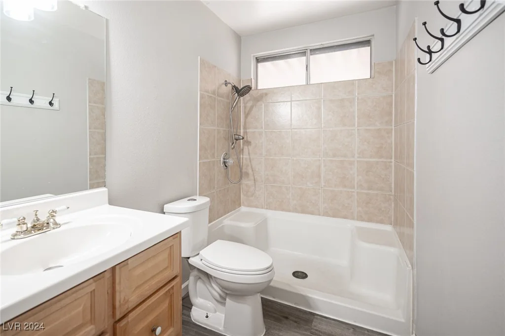 5435 Mountain Vista, Las Vegas, NV 89120