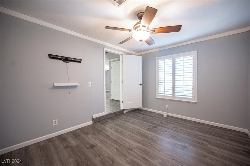 5435 Mountain Vista, Las Vegas, NV 89120