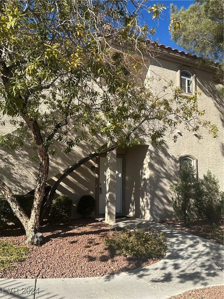 5415 Harmon, Las Vegas, NV 89103
