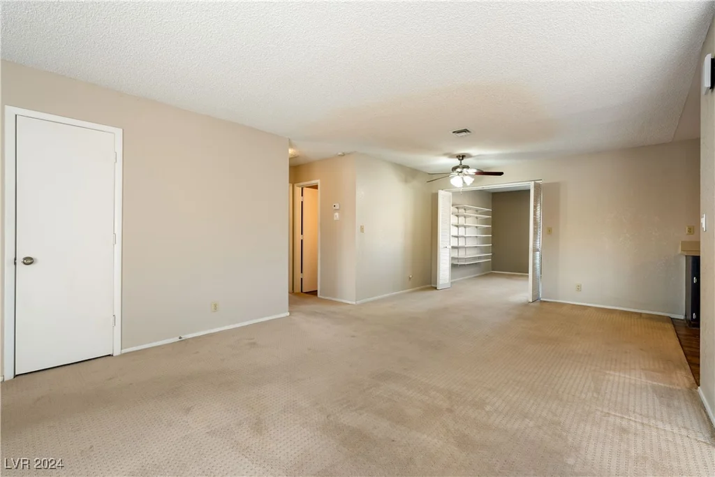 2360 Greyhound, Pahrump, NV 89060