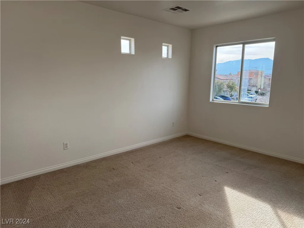 9092 Iron Cactus, Las Vegas, NV 89148