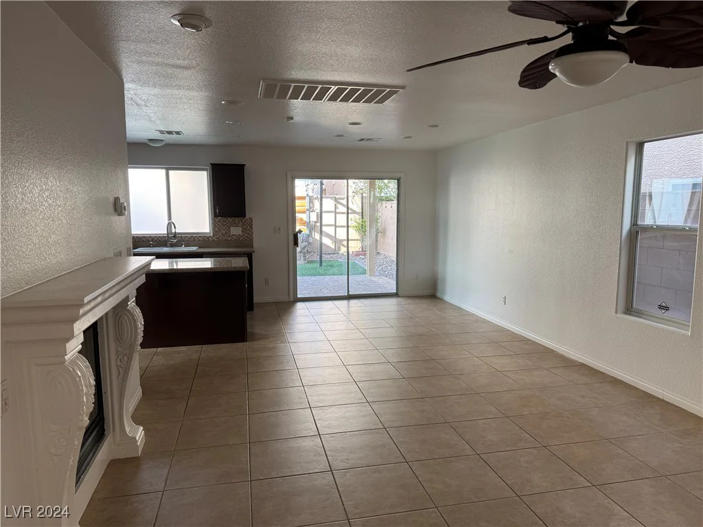 9092 Iron Cactus, Las Vegas, NV 89148