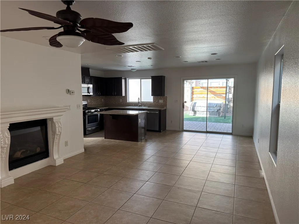 9092 Iron Cactus, Las Vegas, NV 89148