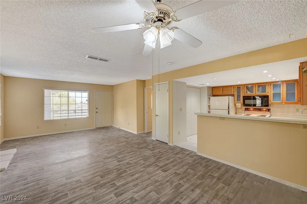9070 Spring Mountain, Las Vegas, NV 89117