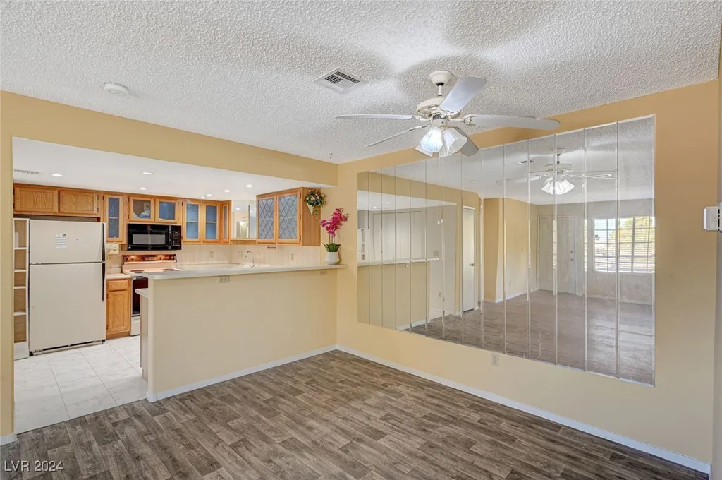 9070 Spring Mountain, Las Vegas, NV 89117