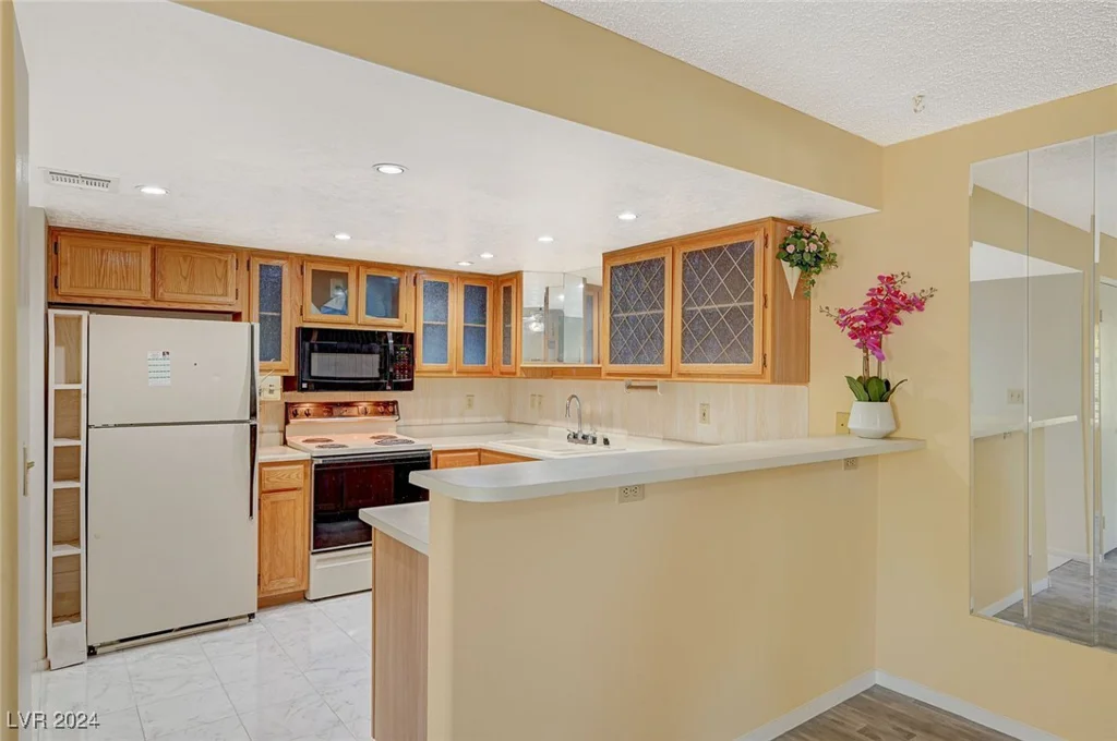 9070 Spring Mountain, Las Vegas, NV 89117