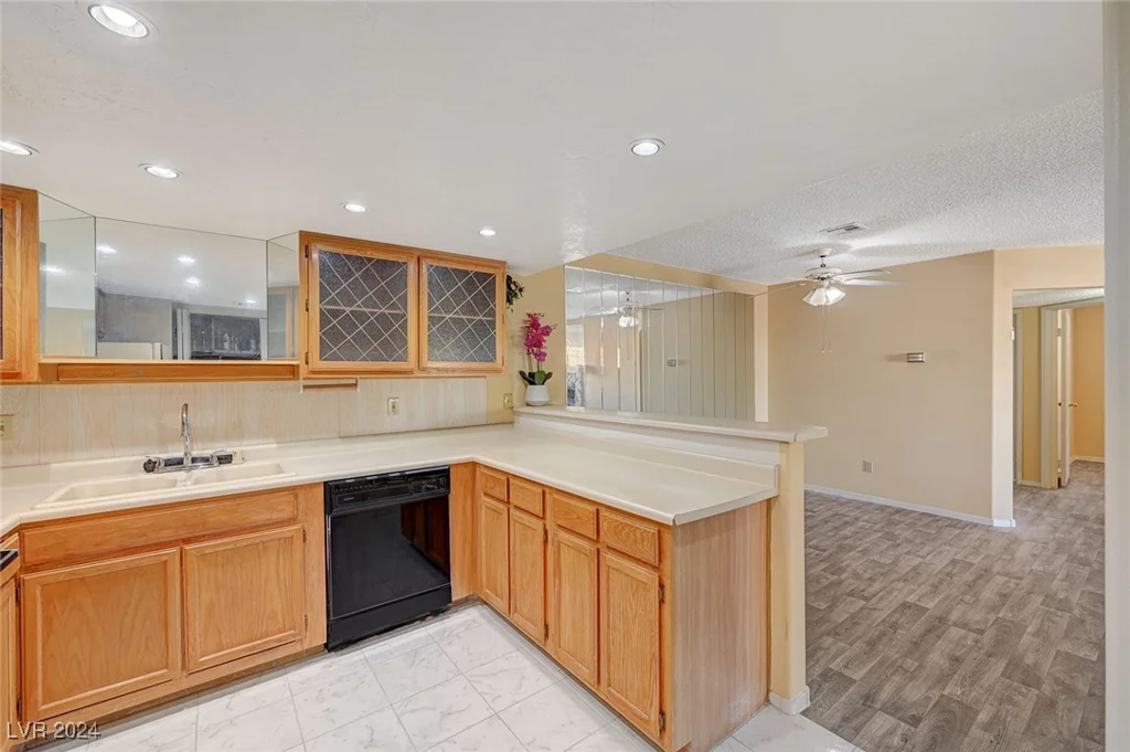 9070 Spring Mountain, Las Vegas, NV 89117