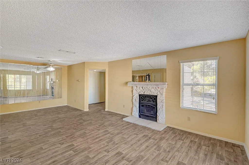 9070 Spring Mountain, Las Vegas, NV 89117