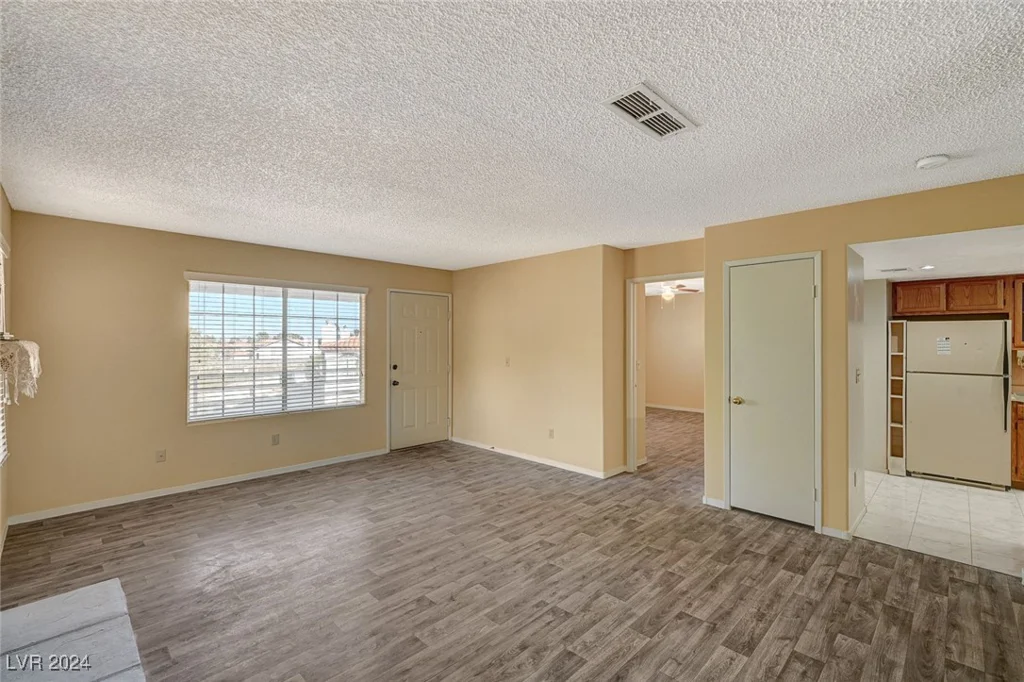 9070 Spring Mountain, Las Vegas, NV 89117