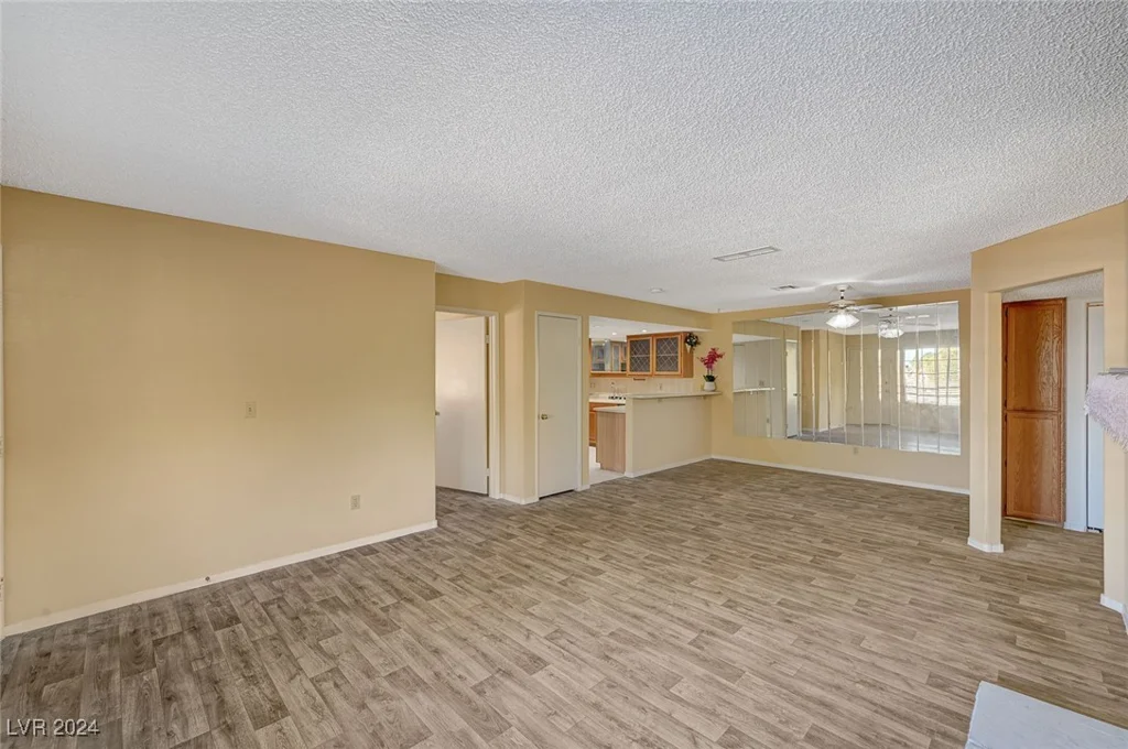 9070 Spring Mountain, Las Vegas, NV 89117