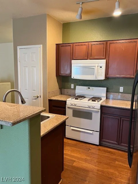 6309 Desert Leaf, North Las Vegas, NV 89081
