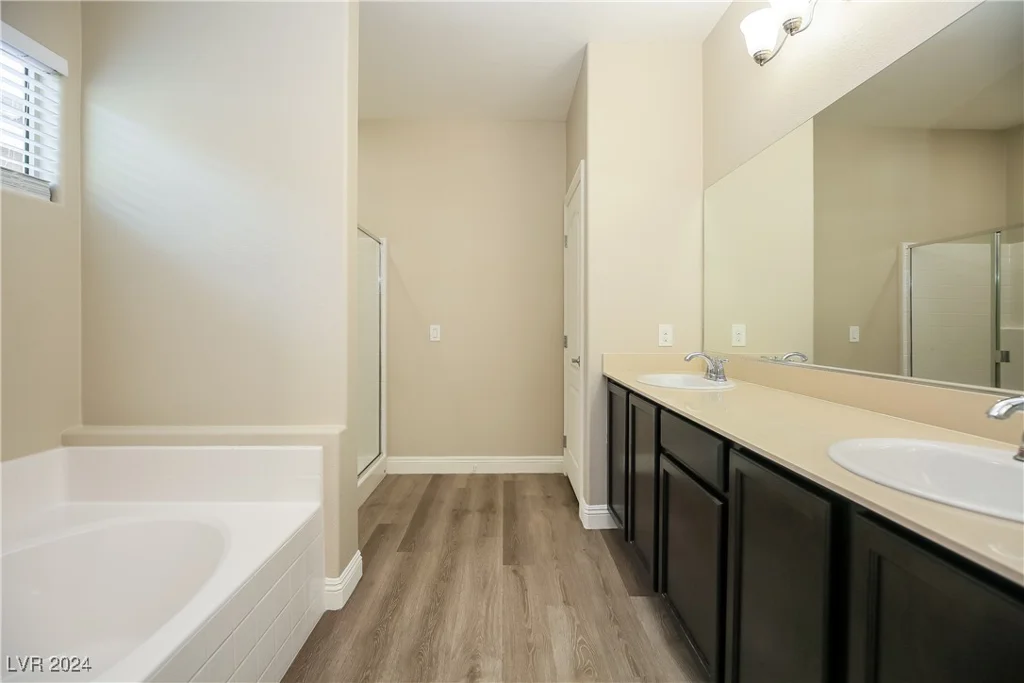 9500 Alma Ridge, Las Vegas, NV 89178