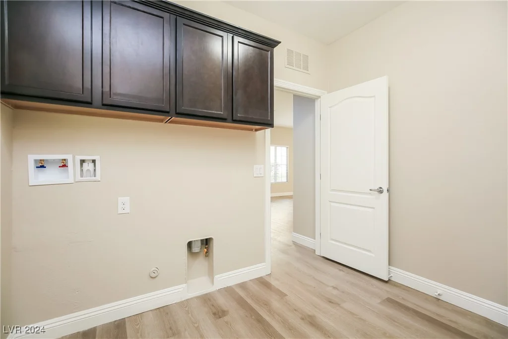 9500 Alma Ridge, Las Vegas, NV 89178