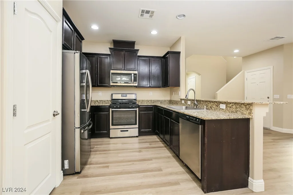 9500 Alma Ridge, Las Vegas, NV 89178