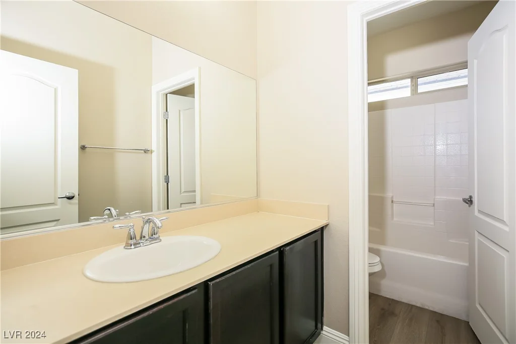 9500 Alma Ridge, Las Vegas, NV 89178