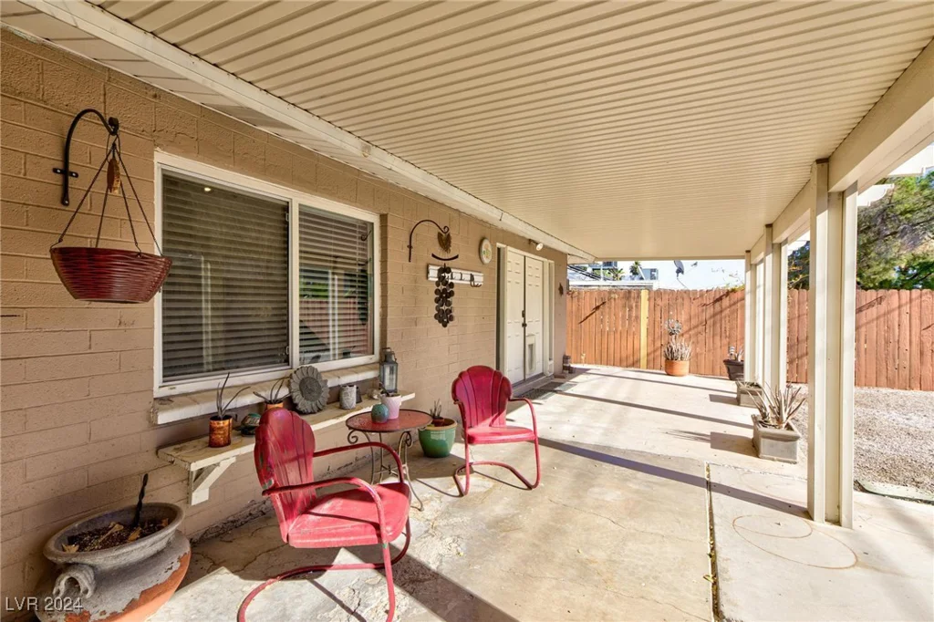 2008 Franklin, Las Vegas, NV 89104