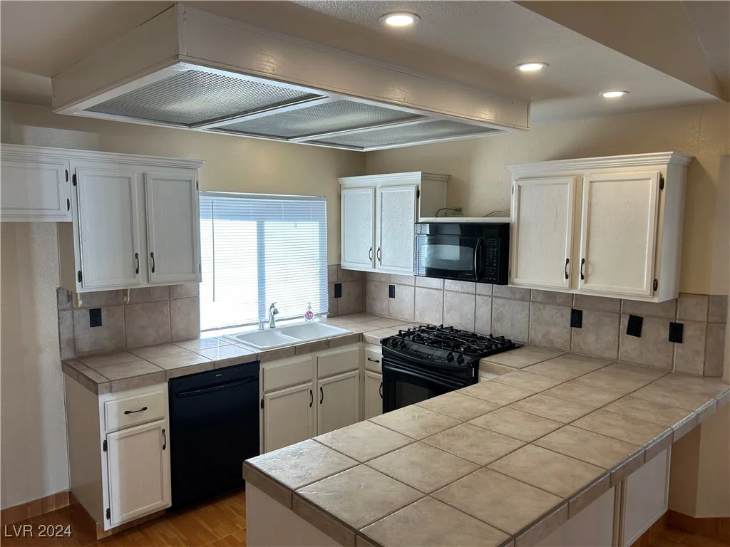 2600 Gray Fox, Henderson, NV 89074