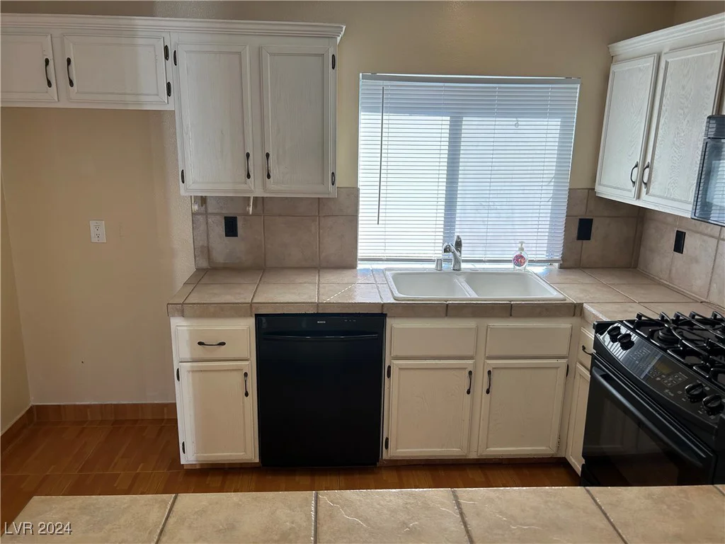 2600 Gray Fox, Henderson, NV 89074