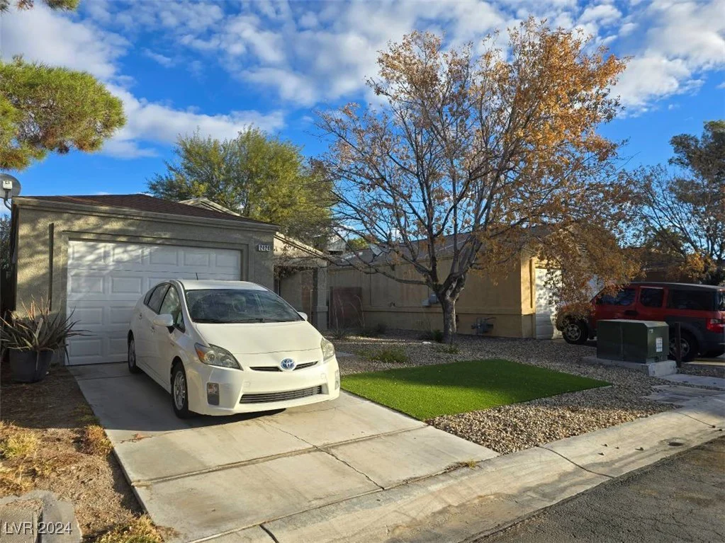 2424 Shady Hill, Las Vegas, NV 89106