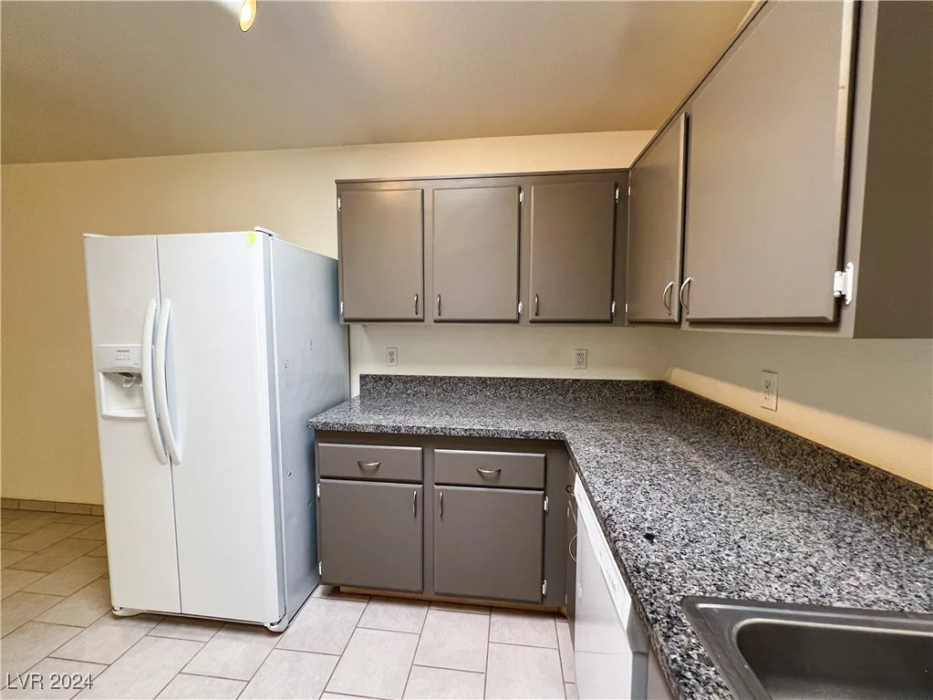 2424 Shady Hill, Las Vegas, NV 89106