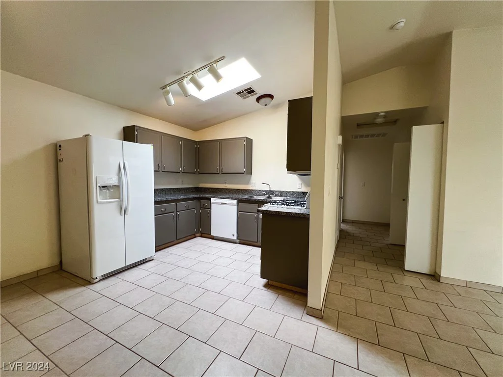 2424 Shady Hill, Las Vegas, NV 89106