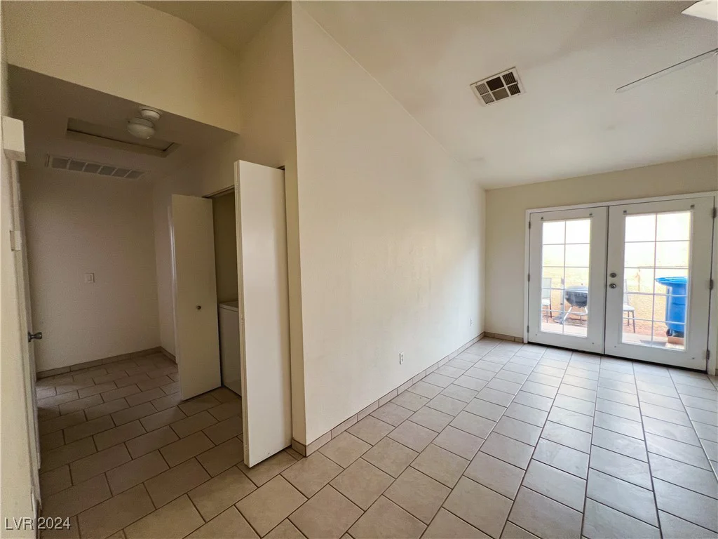 2424 Shady Hill, Las Vegas, NV 89106